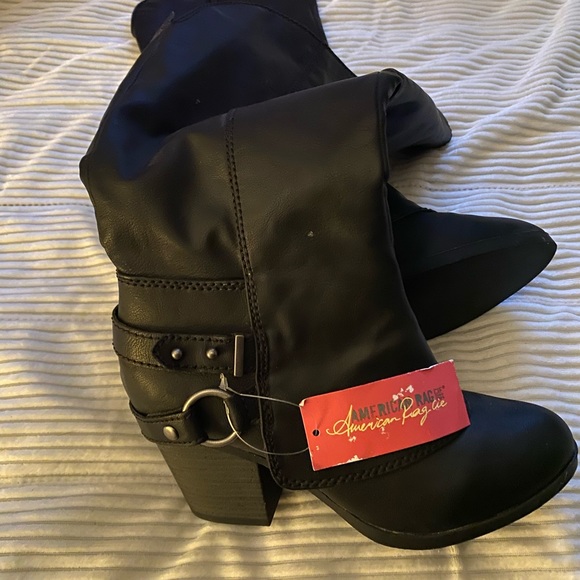 Brand new boots - Picture 2 of 4